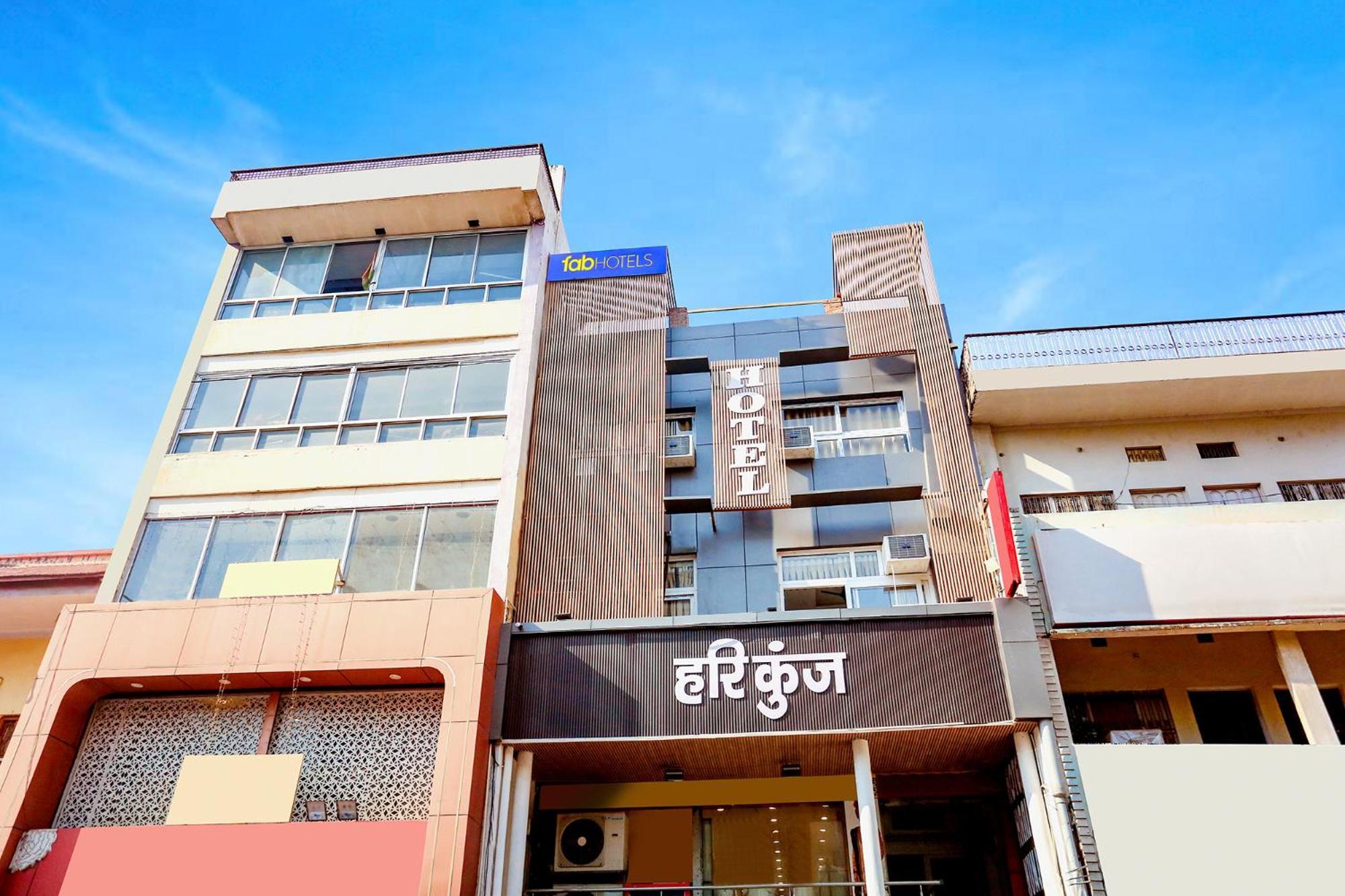Fabhotel Hari Kunj 900 M From Kashi Vishwanath Temple Váránaszi Kültér fotó